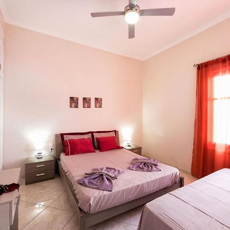 Town House For 6-16 With Ac Villa Páros Exterior foto