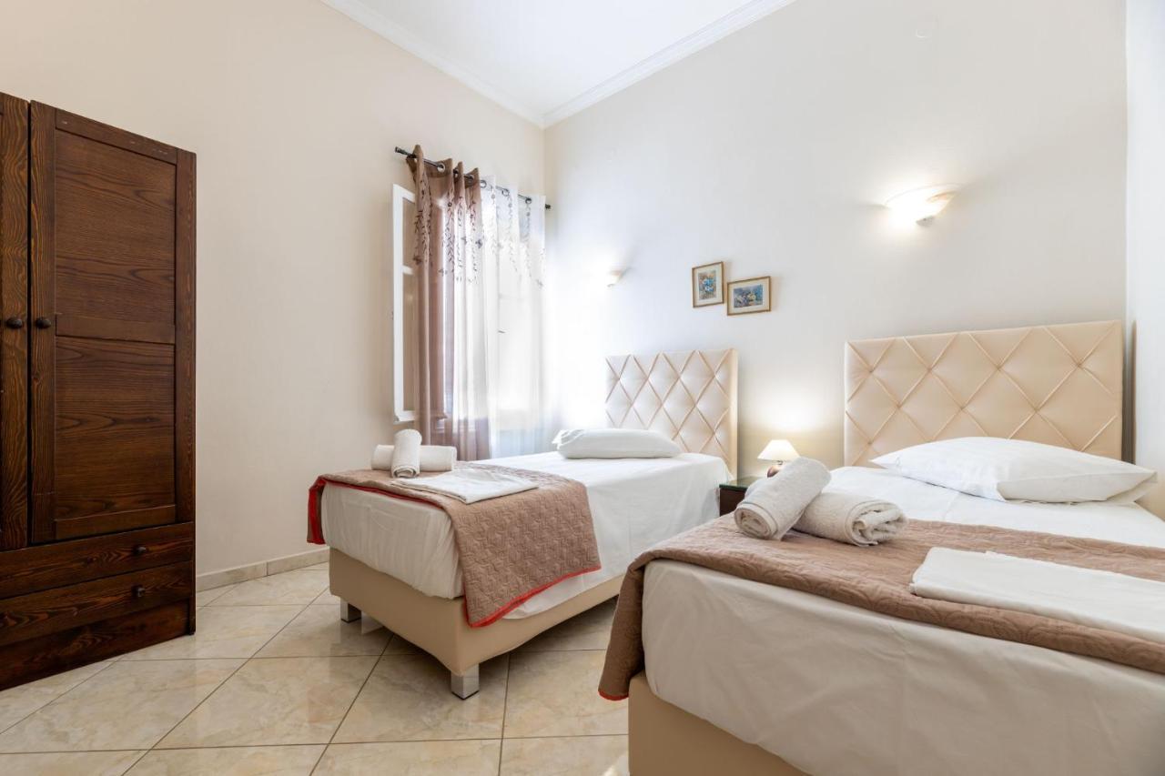 Town House For 6-16 With Ac Villa Páros Exterior foto