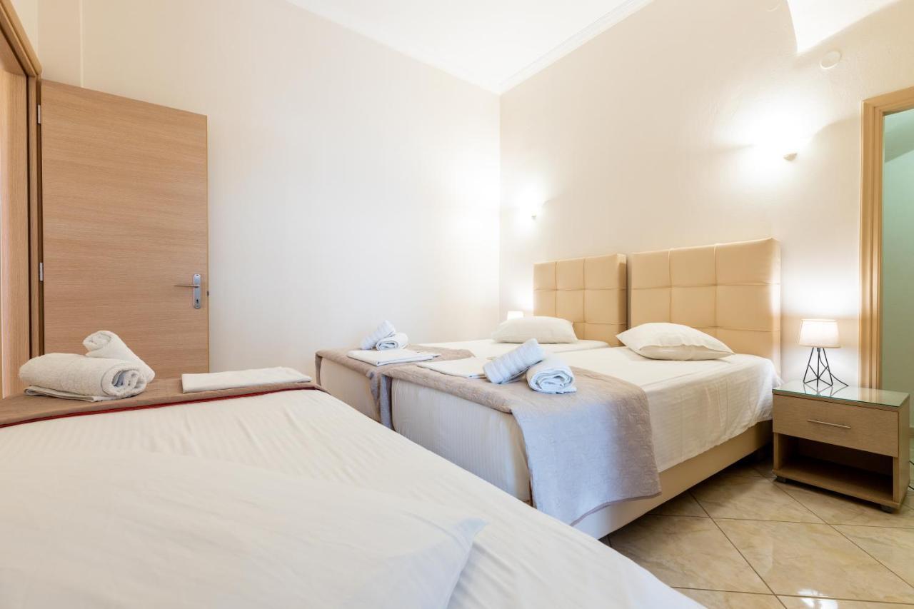 Town House For 6-16 With Ac Villa Páros Exterior foto