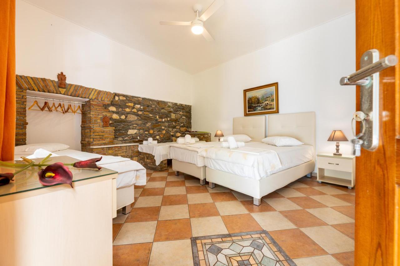 Town House For 6-16 With Ac Villa Páros Exterior foto